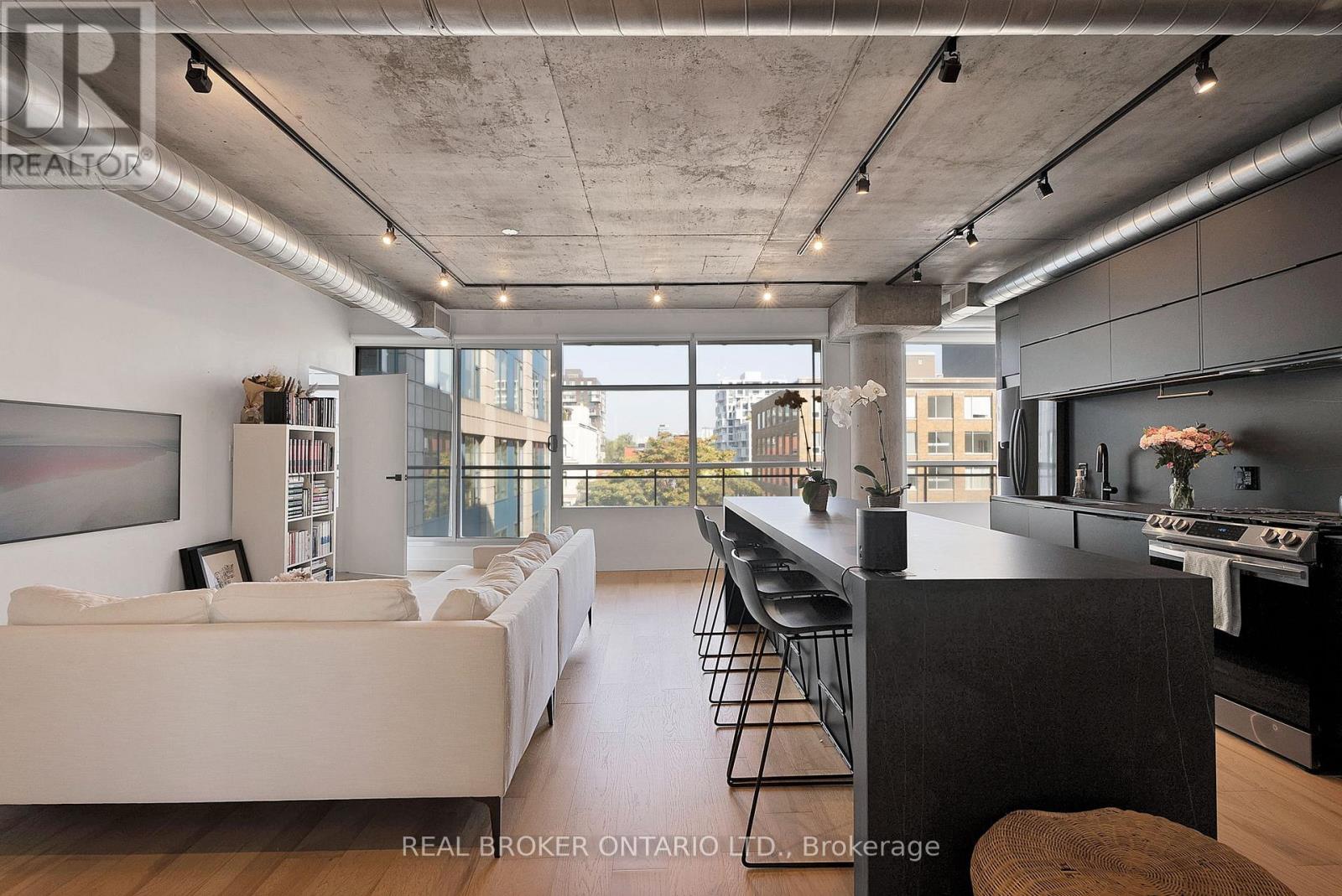 42 CAMDEN STREET, Toronto, Ontario