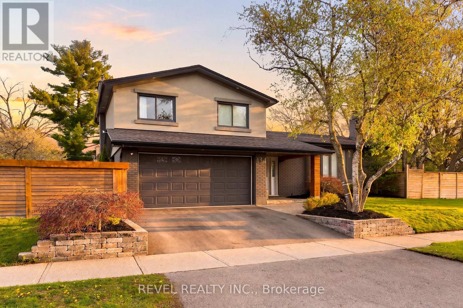 134 FAIRWOOD PLACE W, Burlington, Ontario