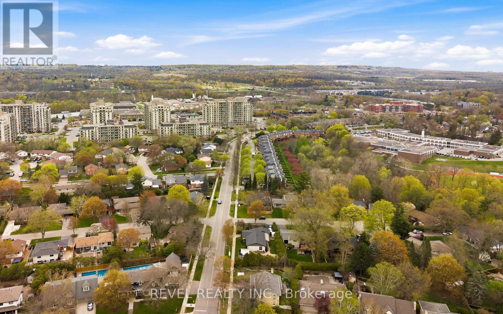 134 Fairwood Place W, Burlington, Ontario  L7T 4B6 - Photo 48 - W13070240