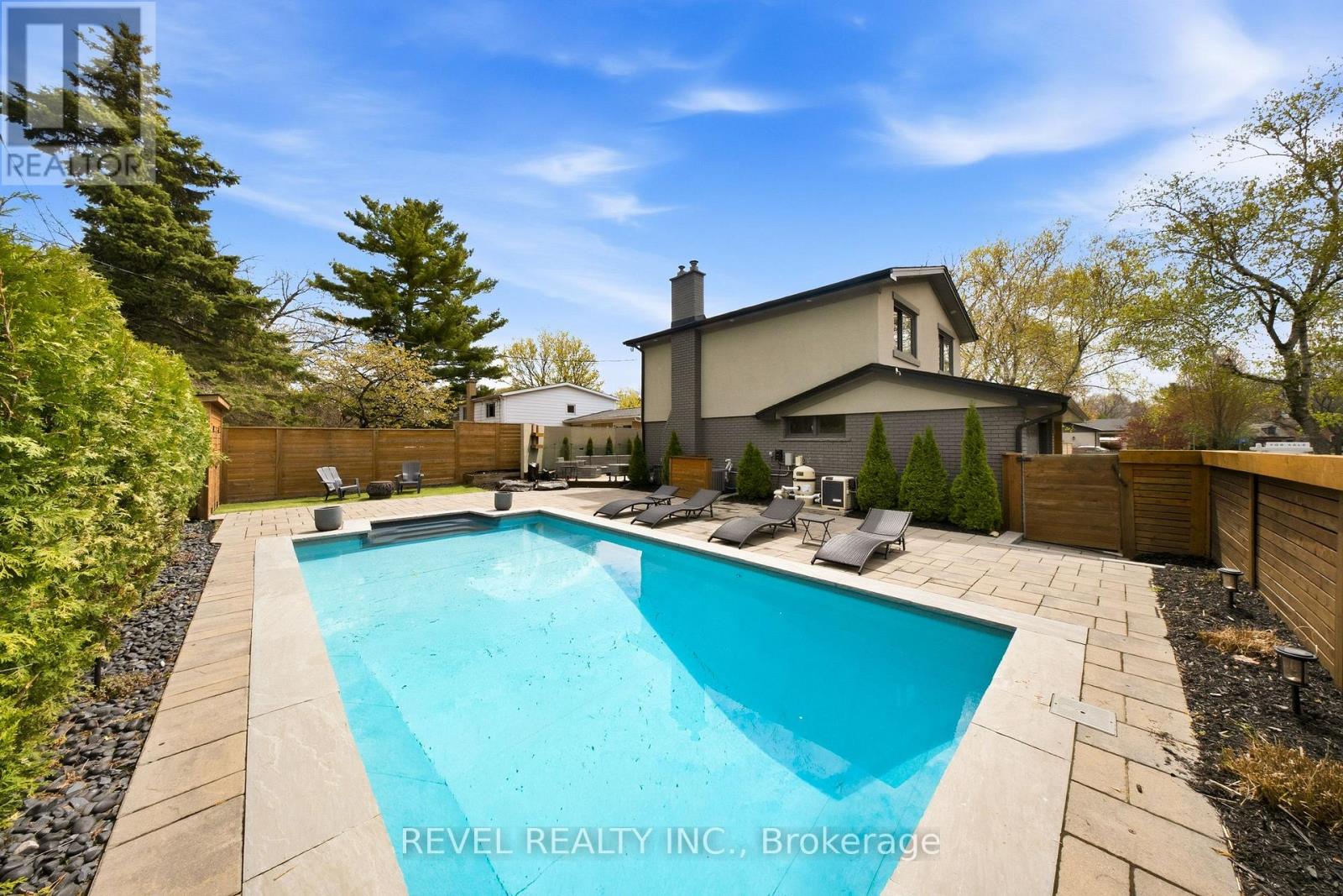 134 Fairwood Place W, Burlington, Ontario  L7T 4B6 - Photo 38 - W13070240