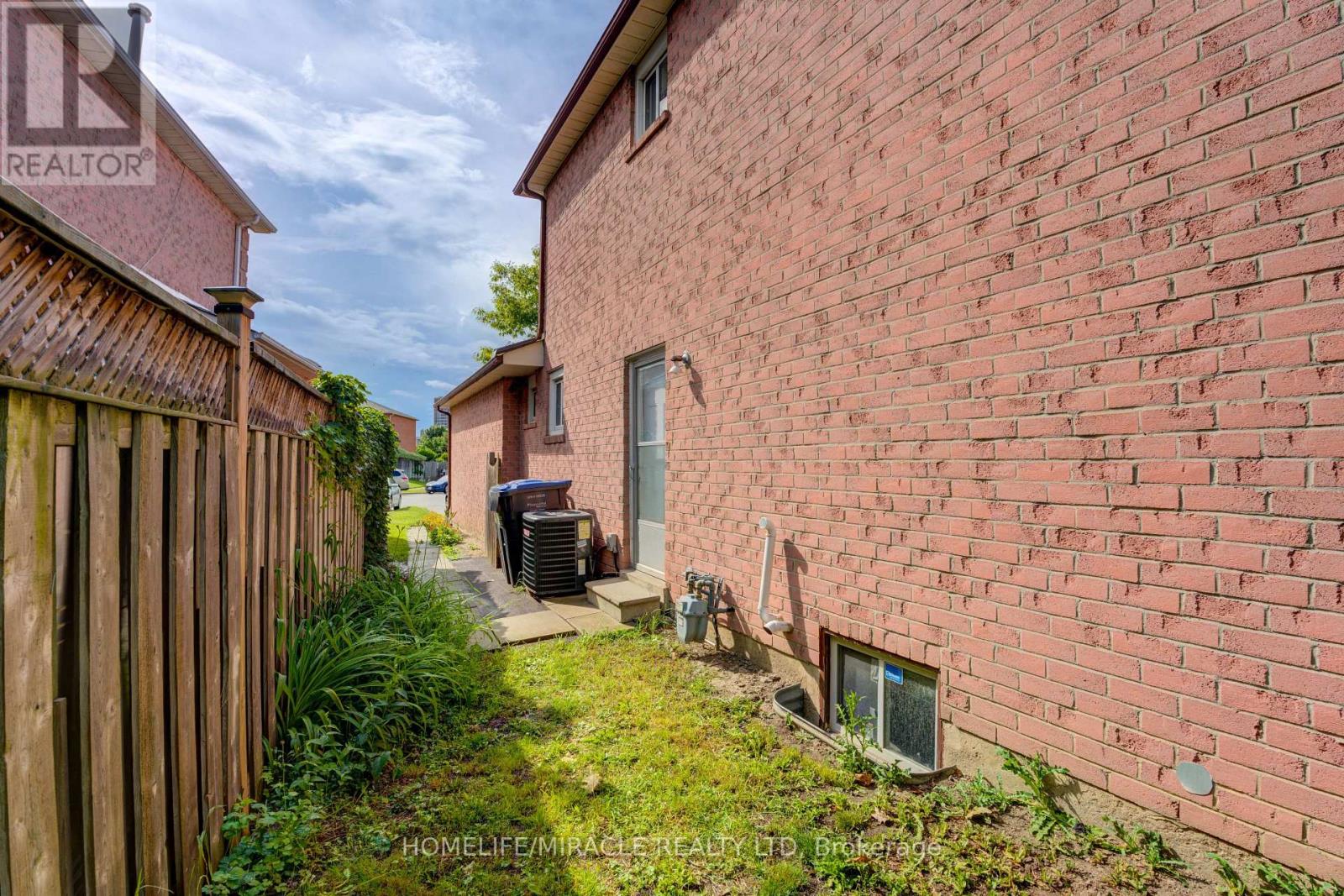 22 Kesteven Crescent, Brampton, Ontario  L6W 4E1 - Photo 33 - W13095276
