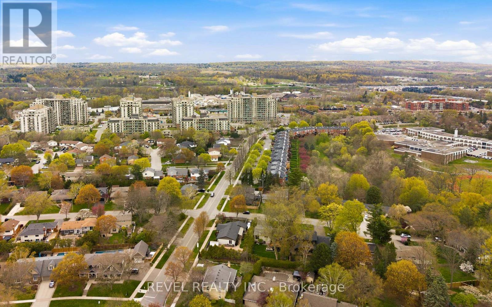 134 Fairwood Place W, Burlington, Ontario  L7T 4B6 - Photo 47 - W13070240