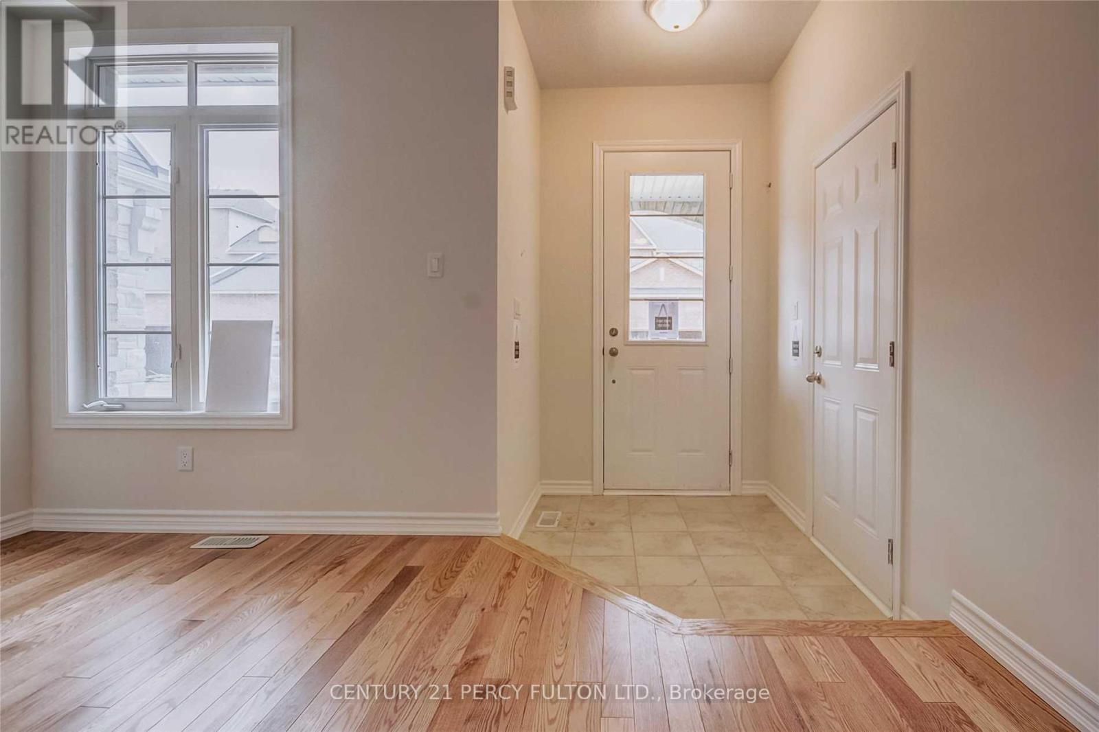 108 Workmen's Circle, Ajax, Ontario  L1T 0N9 - Photo 2 - E13105098