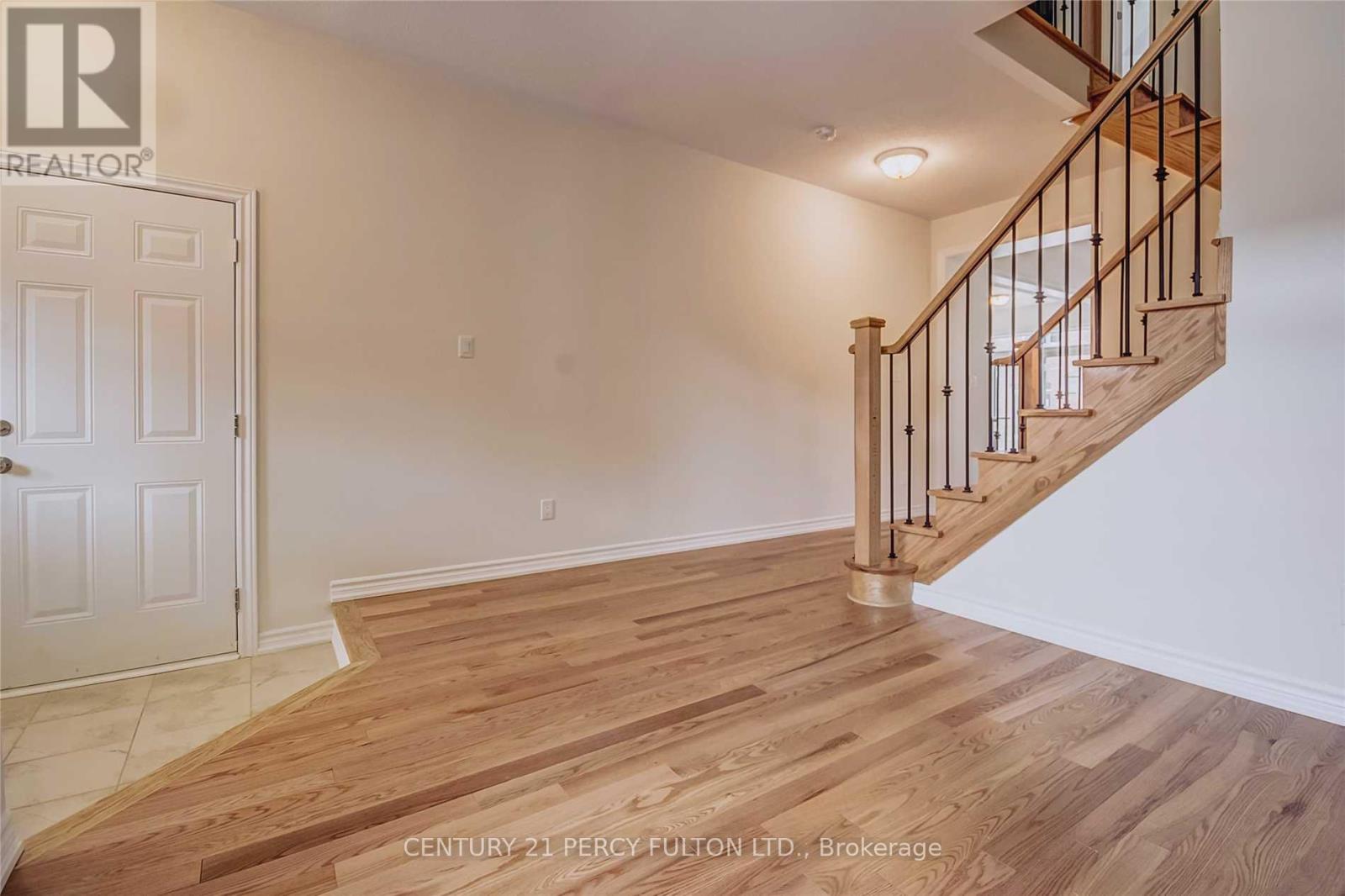108 Workmen's Circle, Ajax, Ontario  L1T 0N9 - Photo 4 - E13105098