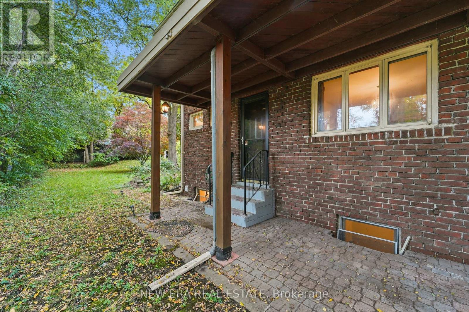 508 Cliffview Road, Pickering, Ontario  L1W 2N9 - Photo 34 - E13105200