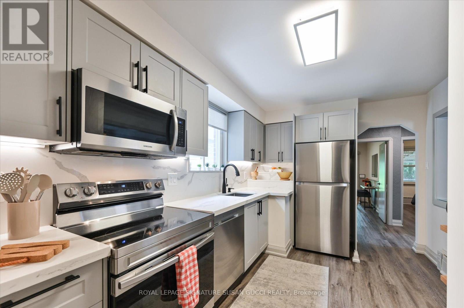 34 Ferris Road, Toronto, Ontario  M4B 1G3 - Photo 10 - E13105258