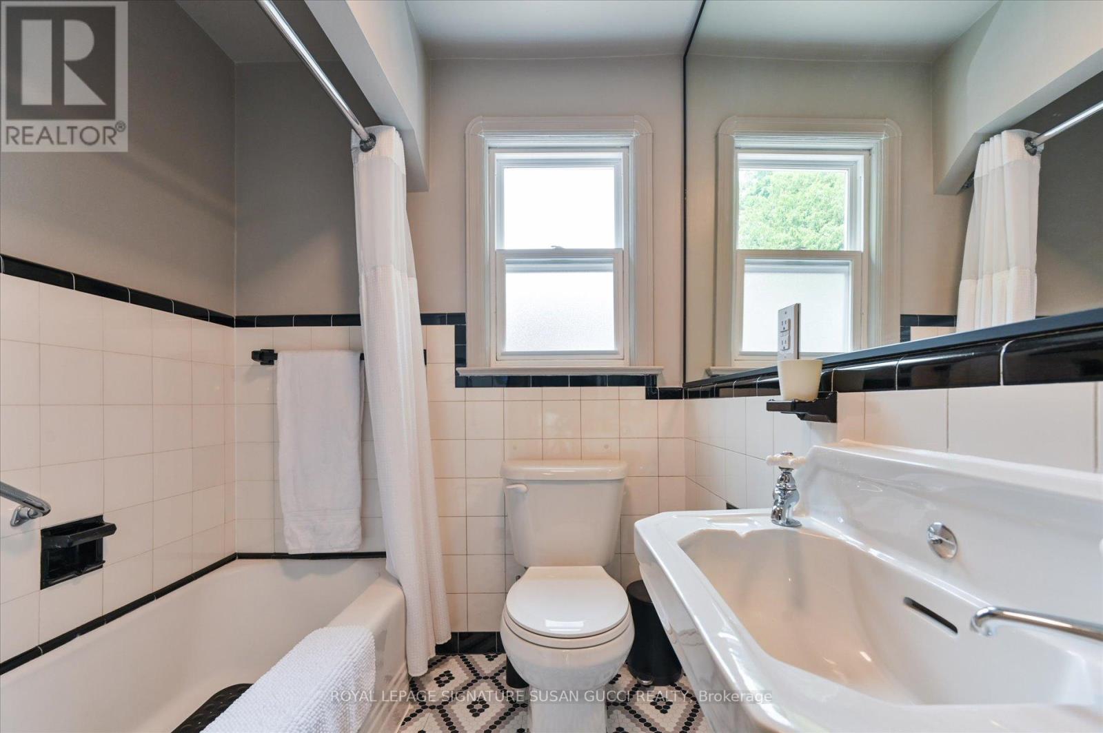 34 Ferris Road, Toronto, Ontario  M4B 1G3 - Photo 15 - E13105258