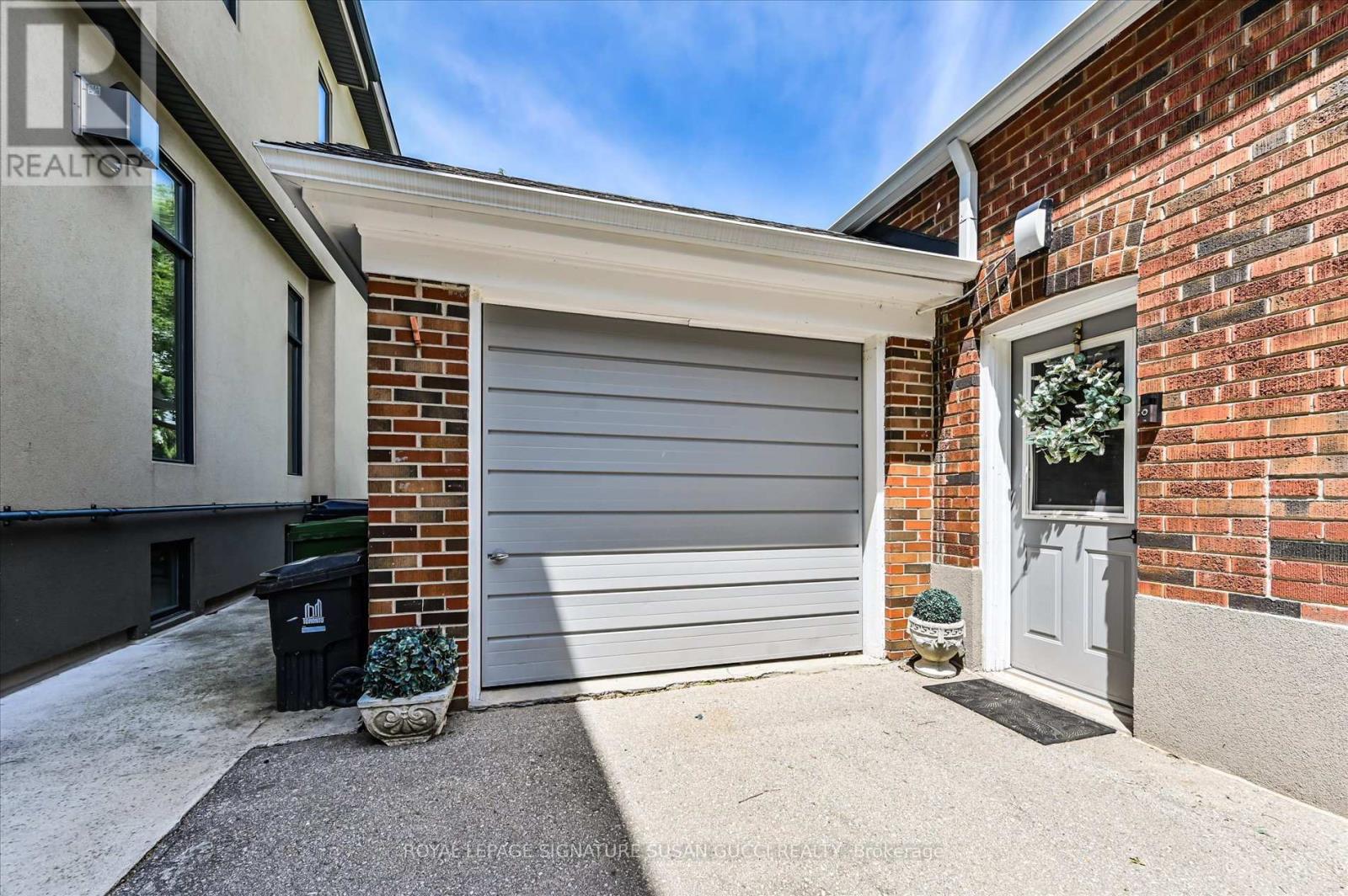 34 Ferris Road, Toronto, Ontario  M4B 1G3 - Photo 3 - E13105258
