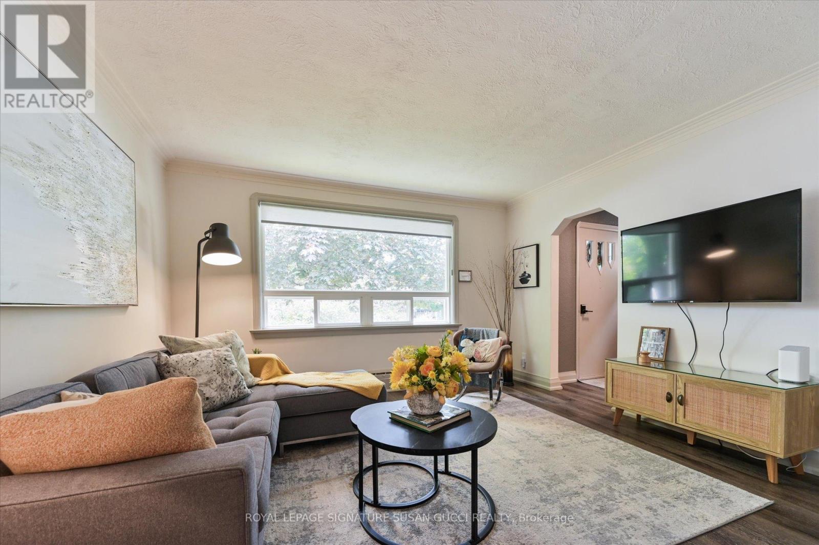 34 Ferris Road, Toronto, Ontario  M4B 1G3 - Photo 6 - E13105258