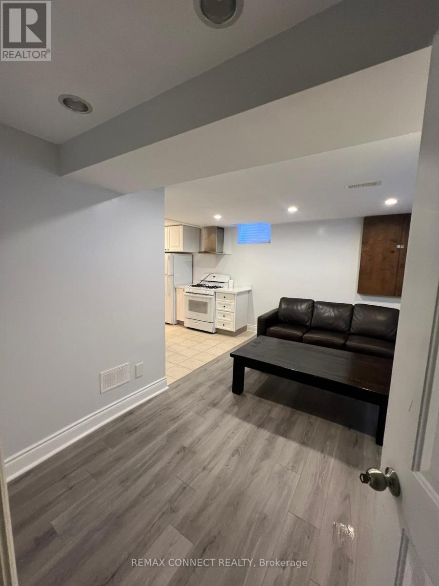 532 B Lightfoot Place, Pickering, Ontario  L1V 5Z7 - Photo 3 - E13105302