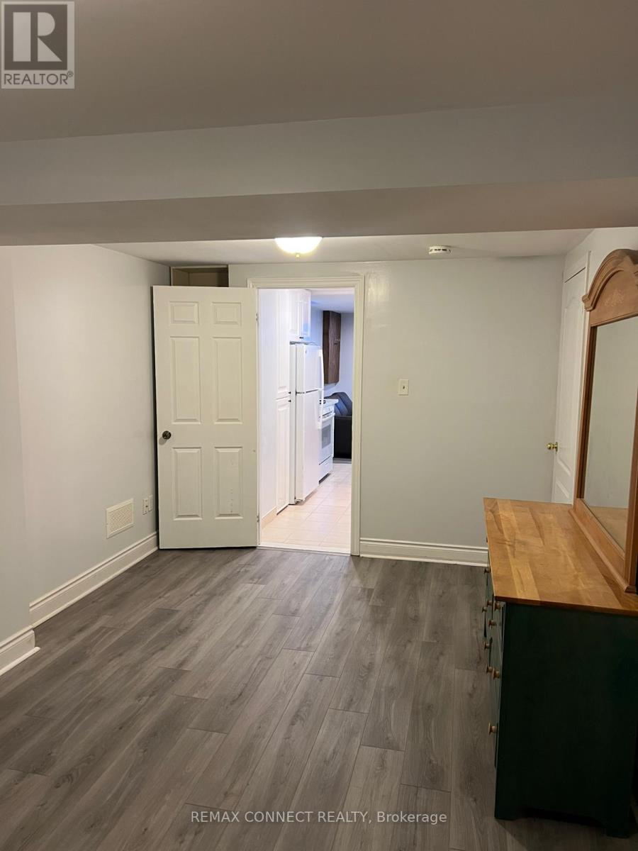 532 B Lightfoot Place, Pickering, Ontario  L1V 5Z7 - Photo 4 - E13105302