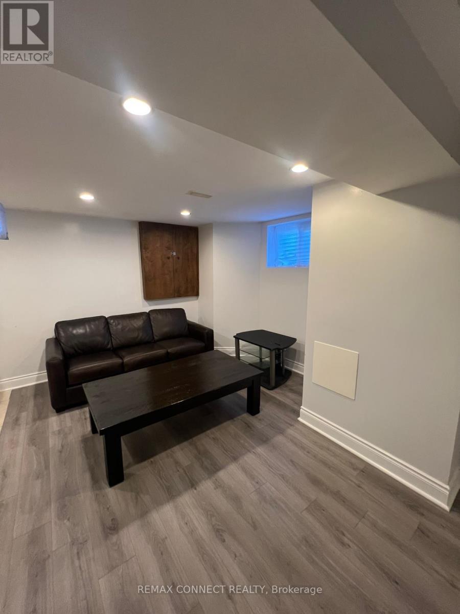532 B Lightfoot Place, Pickering, Ontario  L1V 5Z7 - Photo 6 - E13105302