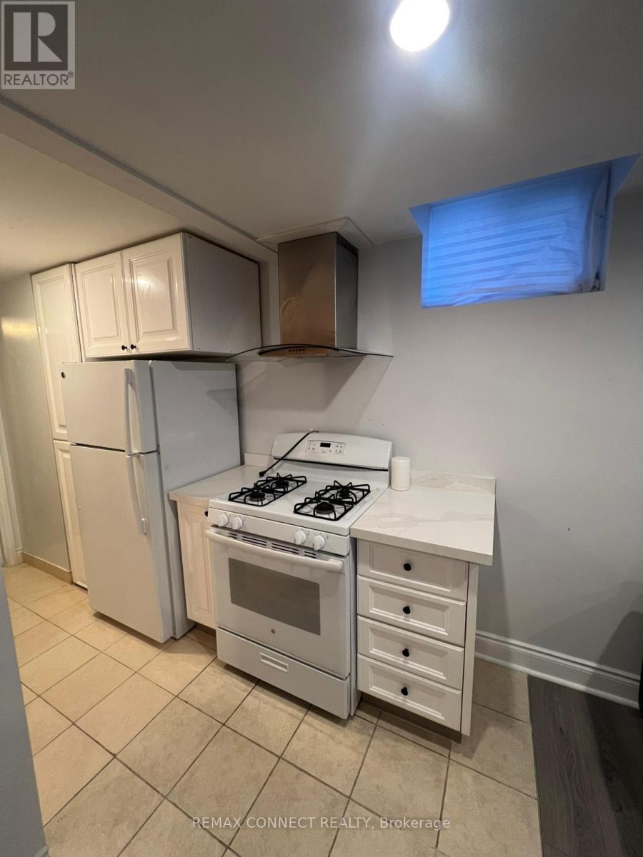 532 B Lightfoot Place, Pickering, Ontario  L1V 5Z7 - Photo 8 - E13105302