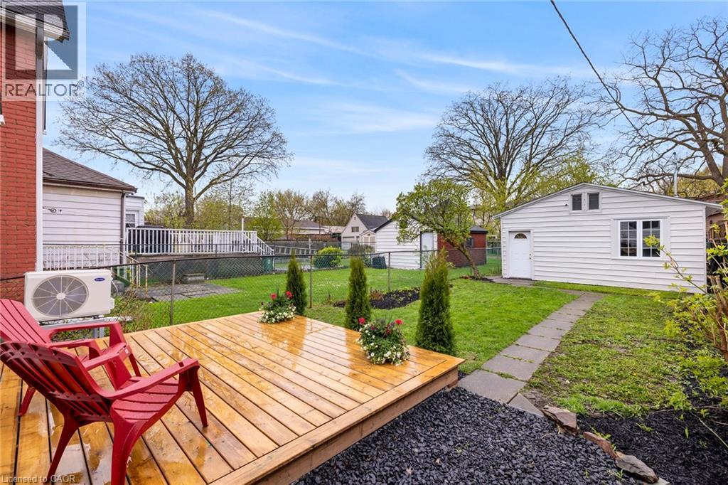 24 East 24th Street, Hamilton, Ontario  L8V 2X7 - Photo 5 - 40825877