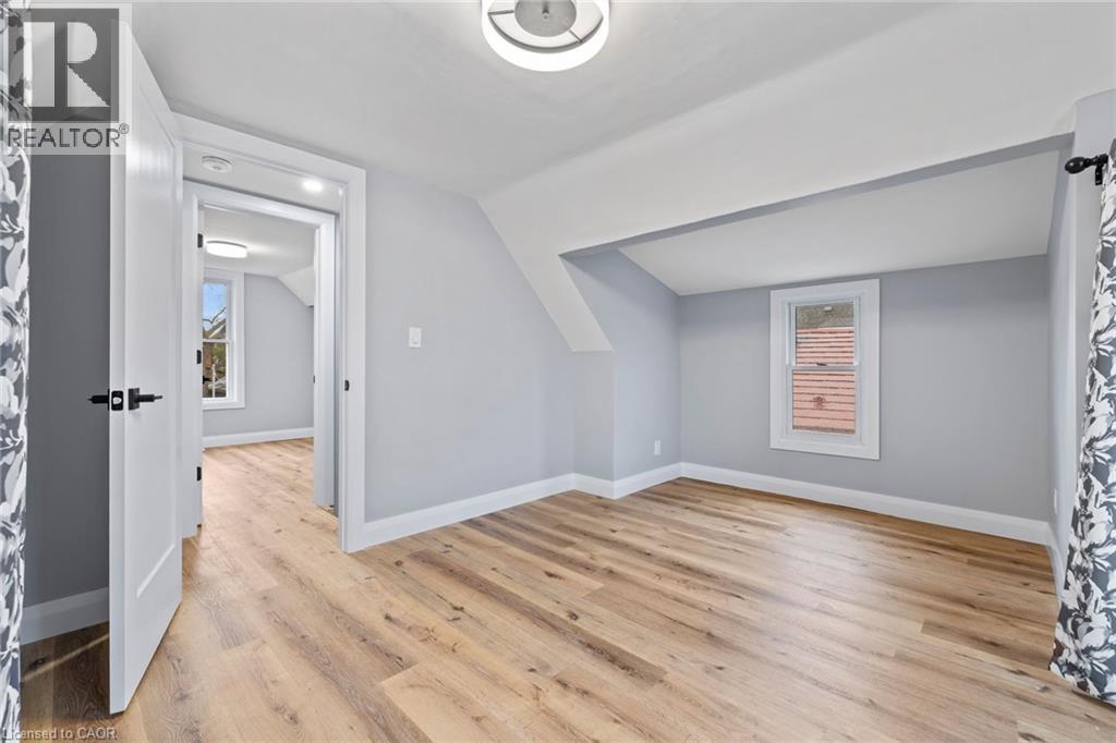 24 East 24th Street, Hamilton, Ontario  L8V 2X7 - Photo 28 - 40825877
