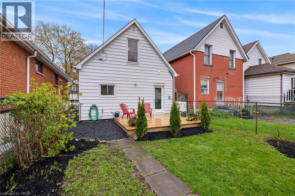 24 East 24th Street, Hamilton, Ontario  L8V 2X7 - Photo 3 - 40825877