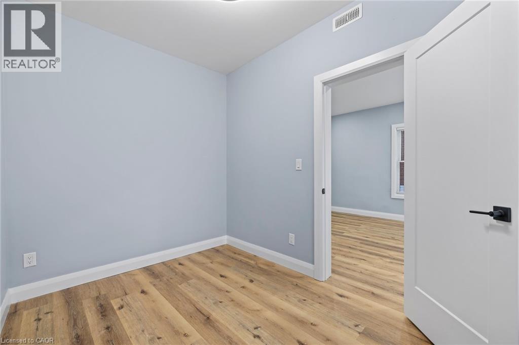 24 East 24th Street, Hamilton, Ontario  L8V 2X7 - Photo 22 - 40825877