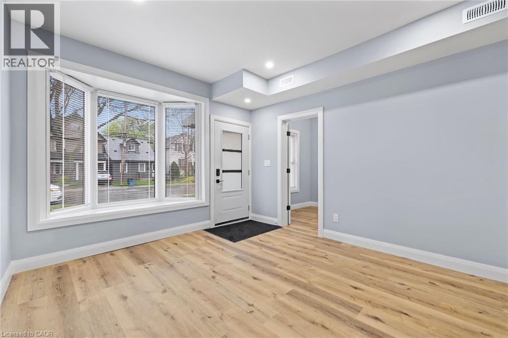 24 East 24th Street, Hamilton, Ontario  L8V 2X7 - Photo 9 - 40825877