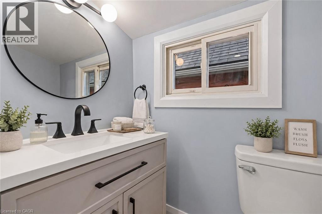 24 East 24th Street, Hamilton, Ontario  L8V 2X7 - Photo 12 - 40825877