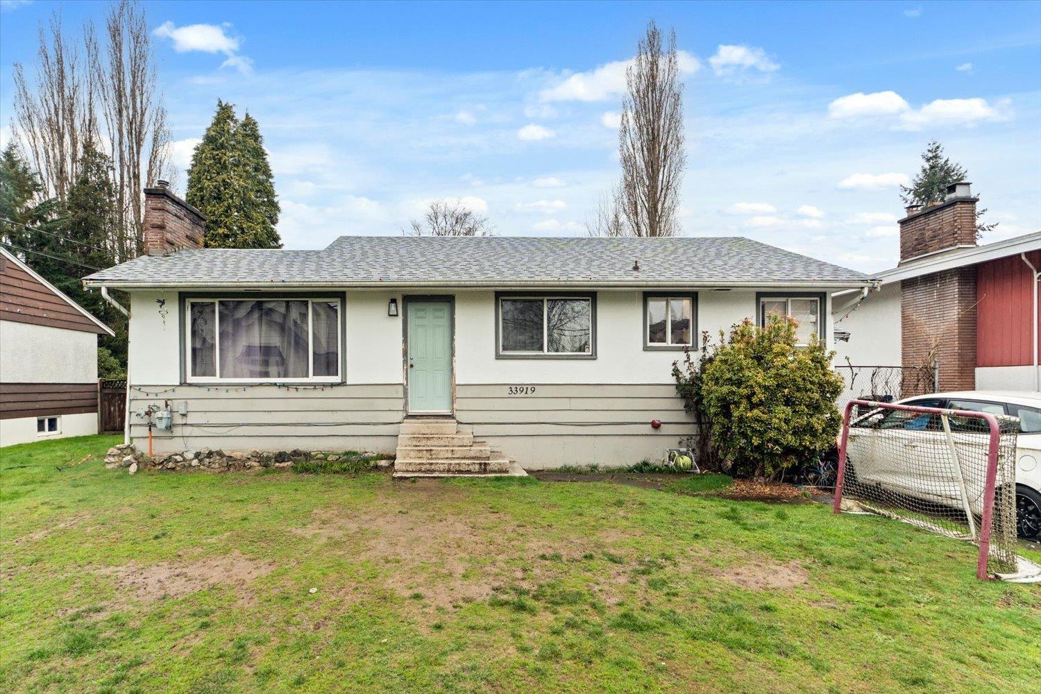 33919 Victory Boulevard, Abbotsford, British Columbia  V2S 1S8 - Photo 2 - R3099408