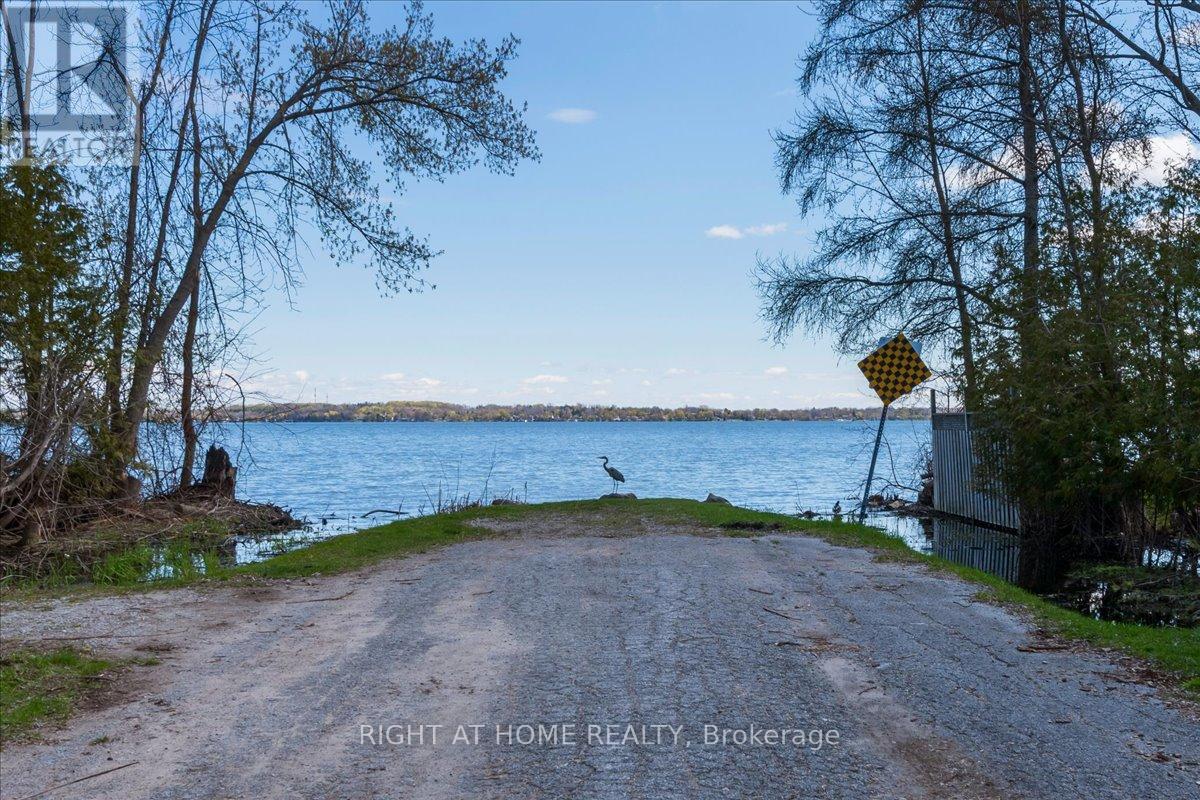 241 Rockaway Beach Place, Innisfil, Ontario  L0L 1K0 - Photo 36 - N13105148