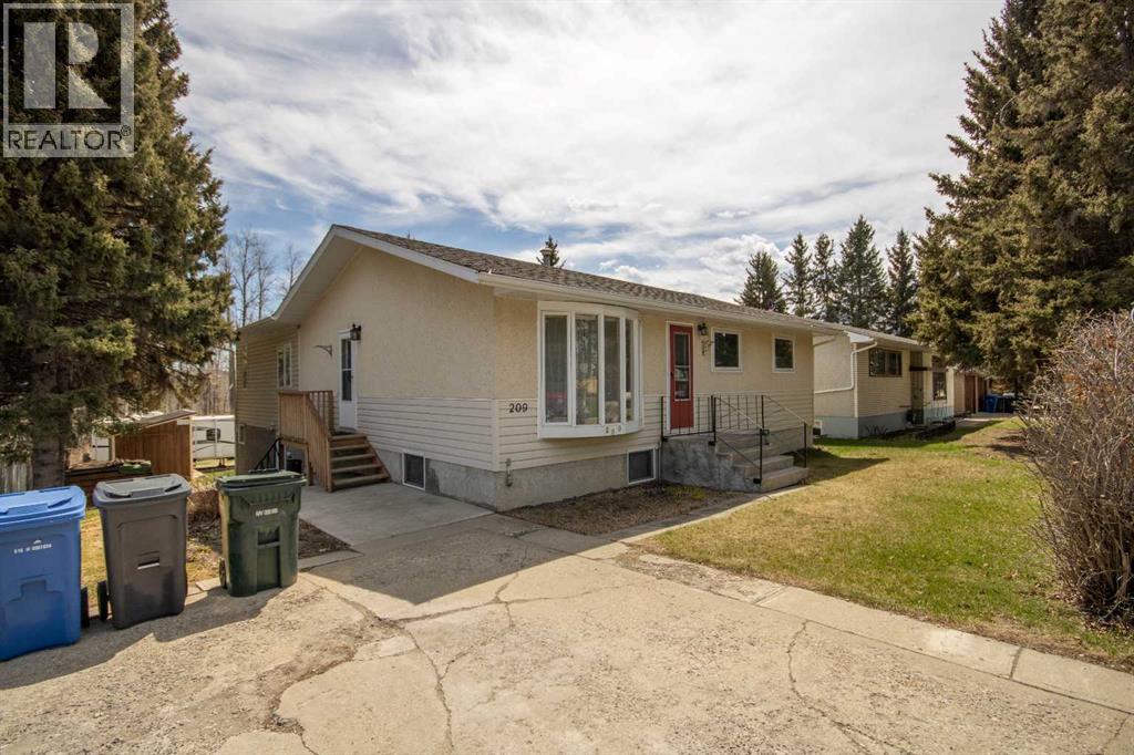 209 2 Street NE, Sundre, Alberta