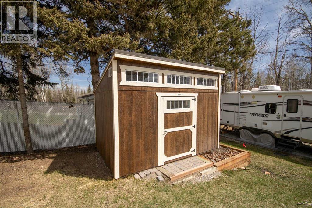 209 2 Street NE, Sundre, Alberta  T0M 1X0 - Photo 36 - A2305673