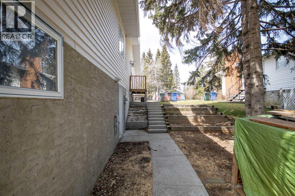 209 2 Street NE, Sundre, Alberta  T0M 1X0 - Photo 8 - A2305673
