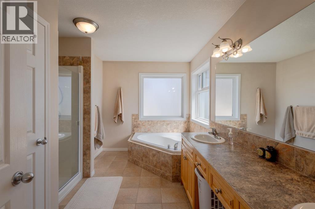 37 Royal Birch Close NW, Calgary, Alberta  T3G 5N8 - Photo 29 - A2308994