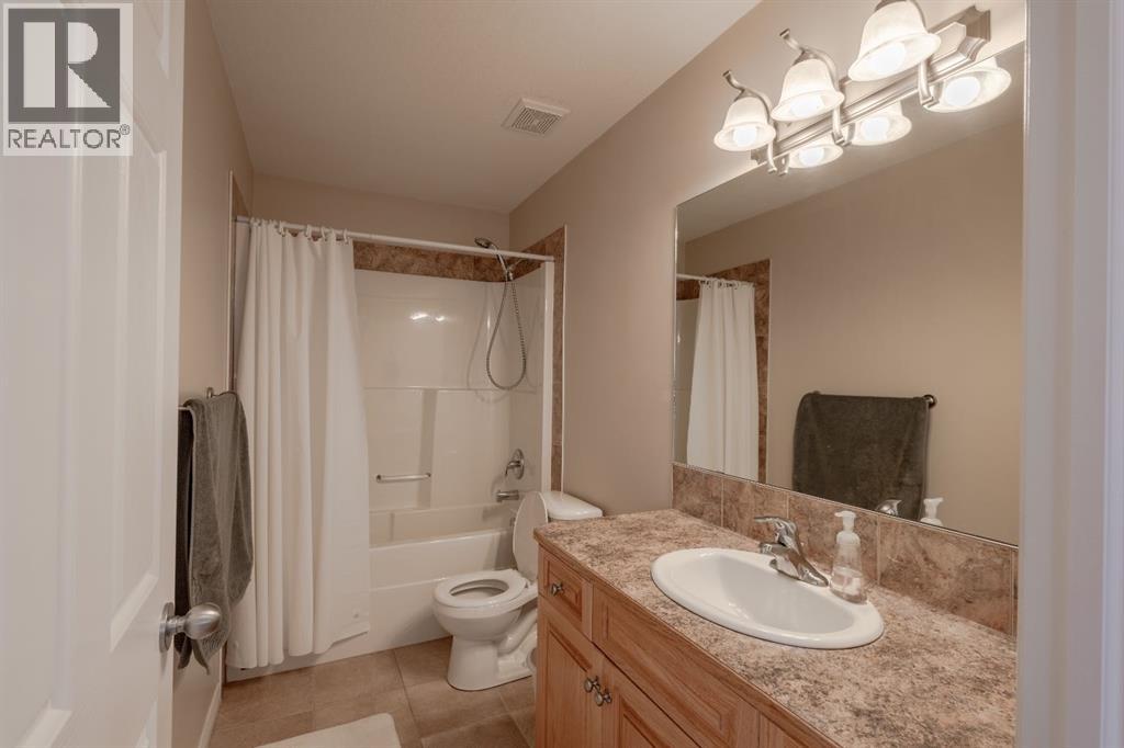 37 Royal Birch Close NW, Calgary, Alberta  T3G 5N8 - Photo 31 - A2308994