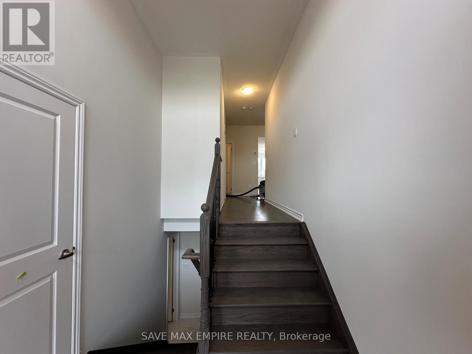 3 Tran Street, Wasaga Beach, Ontario  L9Z 0M9 - Photo 2 - S13105288