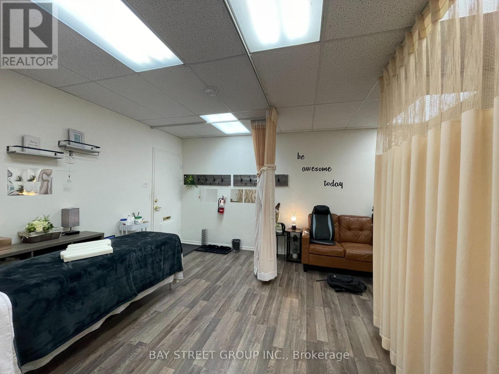 6 - 297 Lakeshore Road E, Oakville, Ontario  L6J 1J3 - Photo 7 - W13105112