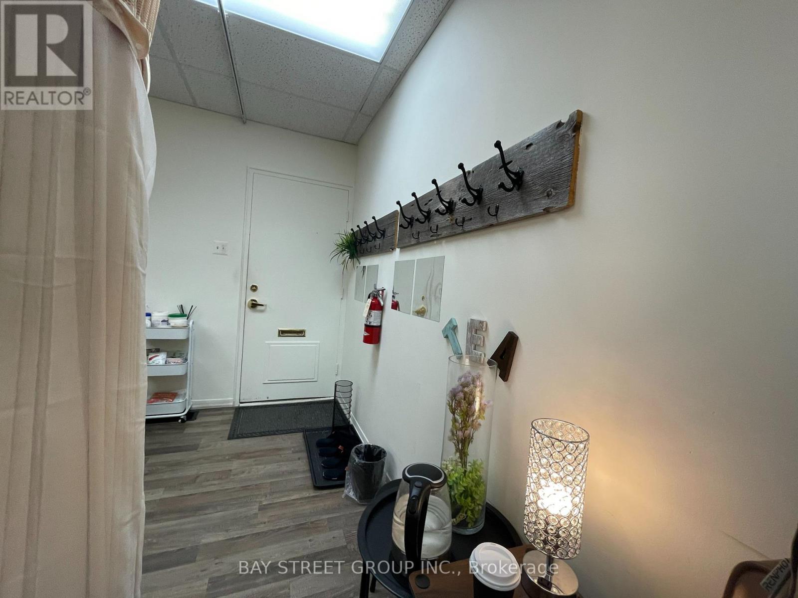 6 - 297 Lakeshore Road E, Oakville, Ontario  L6J 1J3 - Photo 9 - W13105112