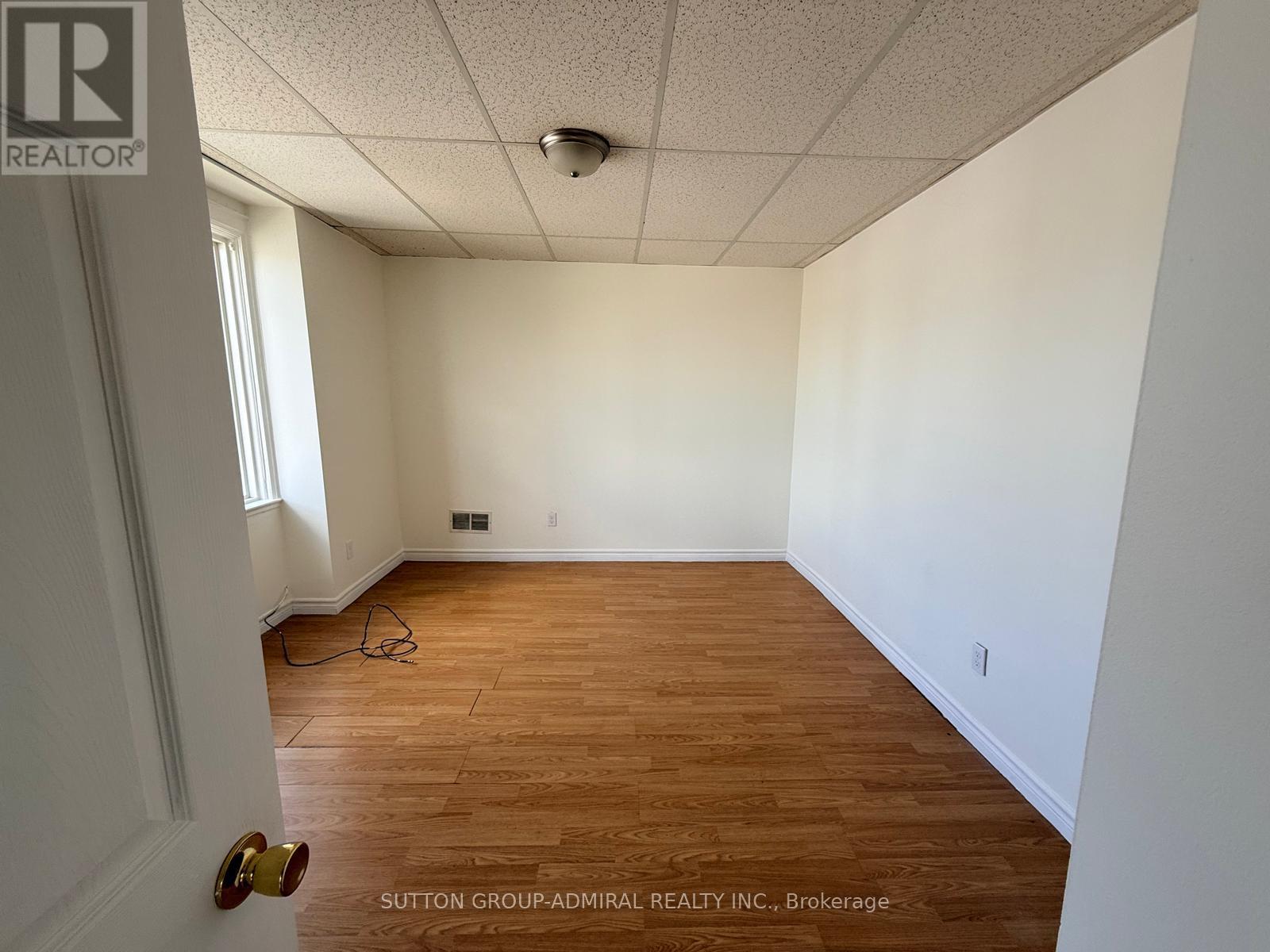 2 - 102 Thirty Ninth Street W, Toronto, Ontario  M8W 3M7 - Photo 6 - W13105130