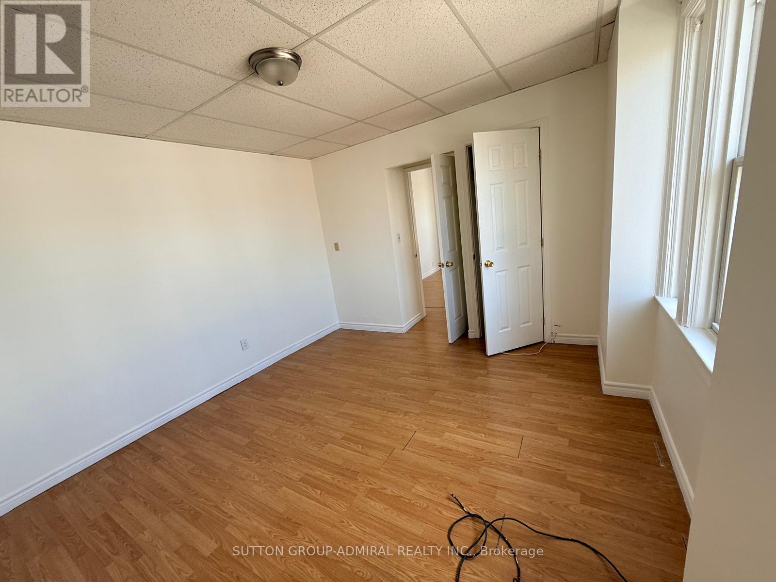 2 - 102 Thirty Ninth Street W, Toronto, Ontario  M8W 3M7 - Photo 7 - W13105130