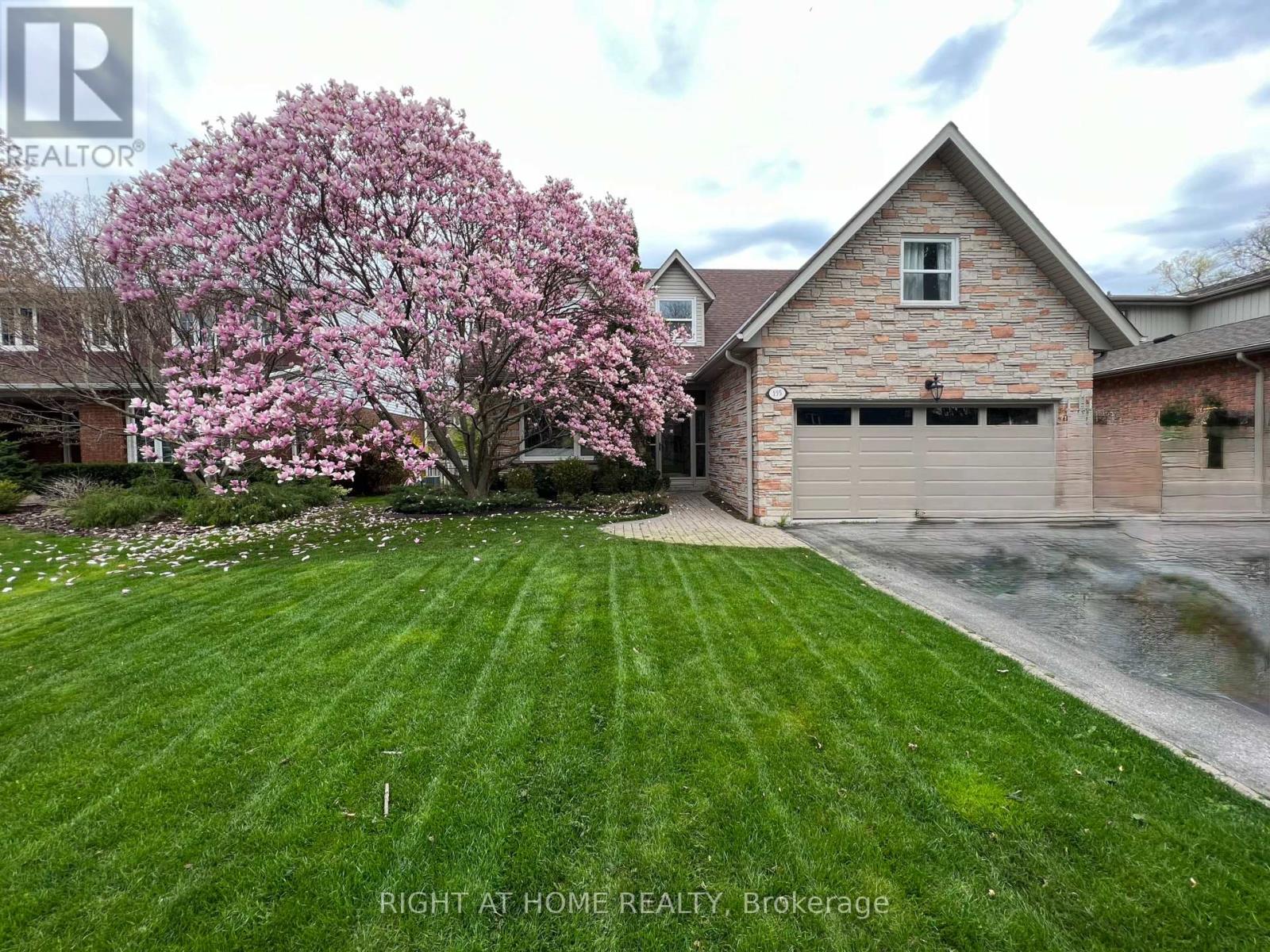 155 CHEVERIE STREET, Oakville, Ontario
