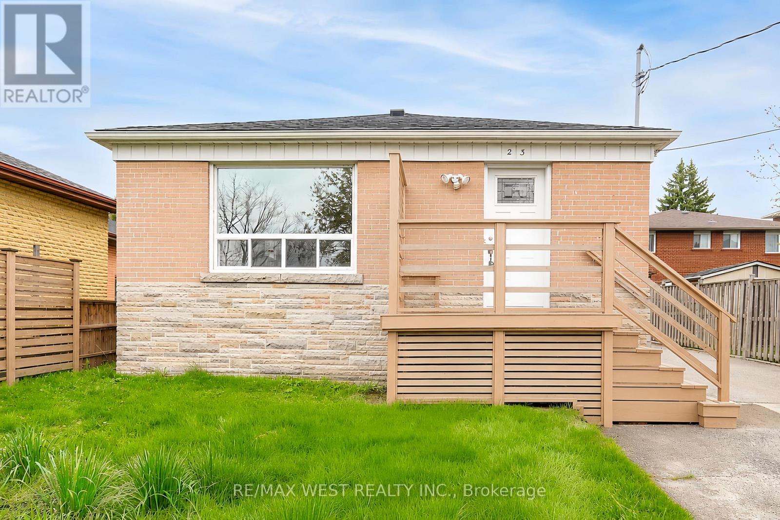 23 IRWIN ROAD, Toronto, Ontario