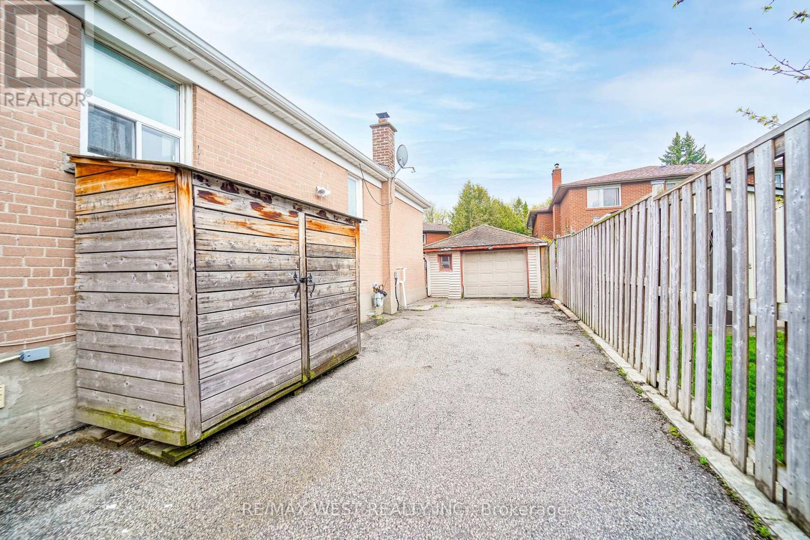 23 Irwin Road, Toronto, Ontario  M9W 2P6 - Photo 13 - W13105222