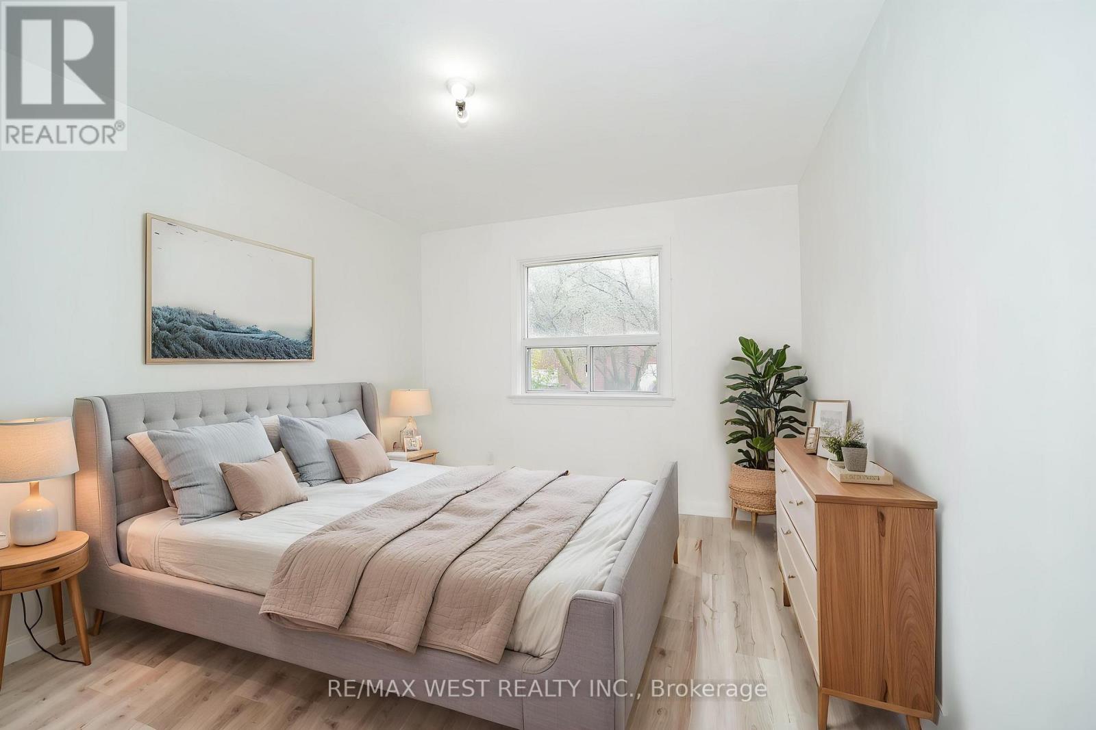 23 Irwin Road, Toronto, Ontario  M9W 2P6 - Photo 6 - W13105222