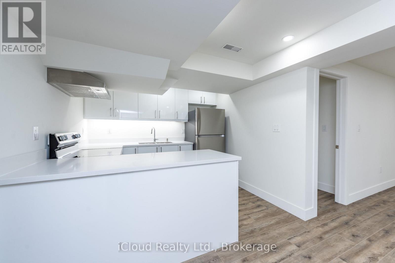 Lower Level - 899 Boyer Boulevard, Mississauga, Ontario  L5V 1Y1 - Photo 10 - W13105314