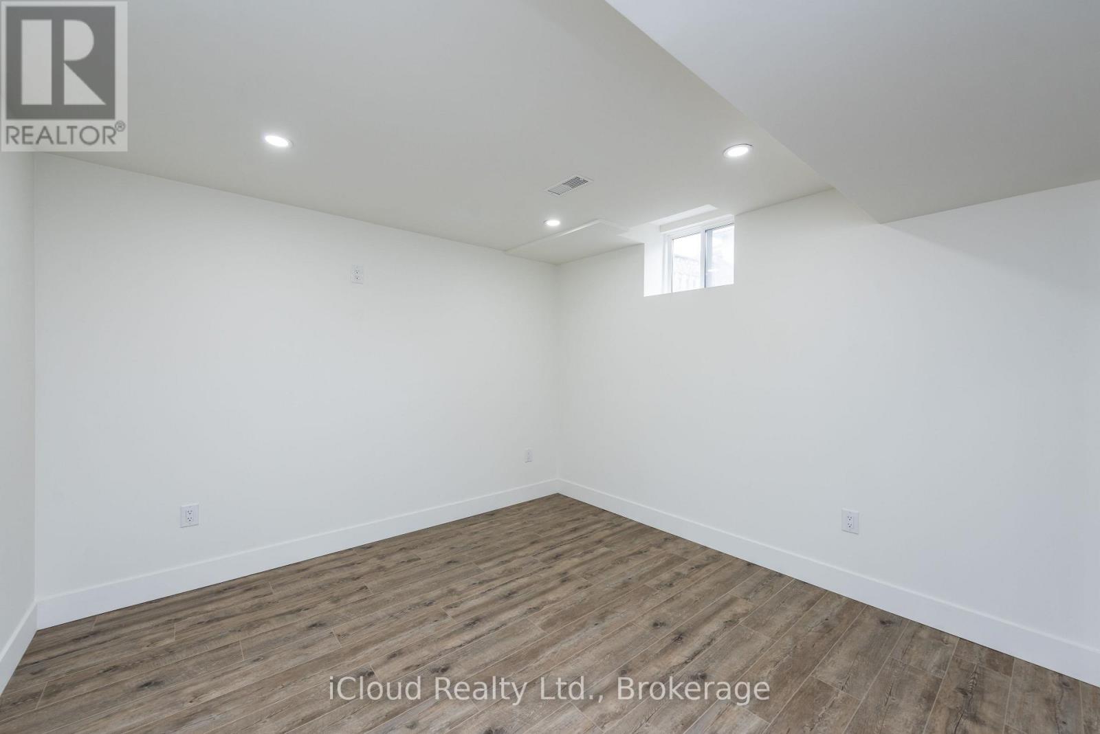 Lower Level - 899 Boyer Boulevard, Mississauga, Ontario  L5V 1Y1 - Photo 13 - W13105314