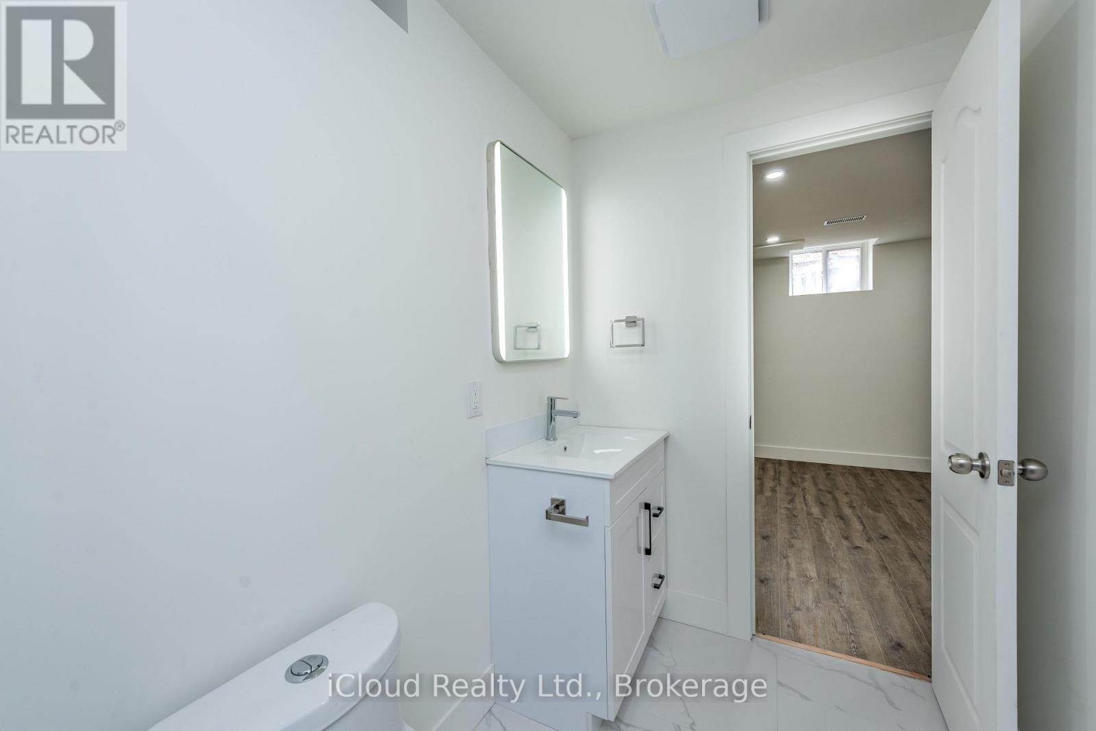 Lower Level - 899 Boyer Boulevard, Mississauga, Ontario  L5V 1Y1 - Photo 17 - W13105314