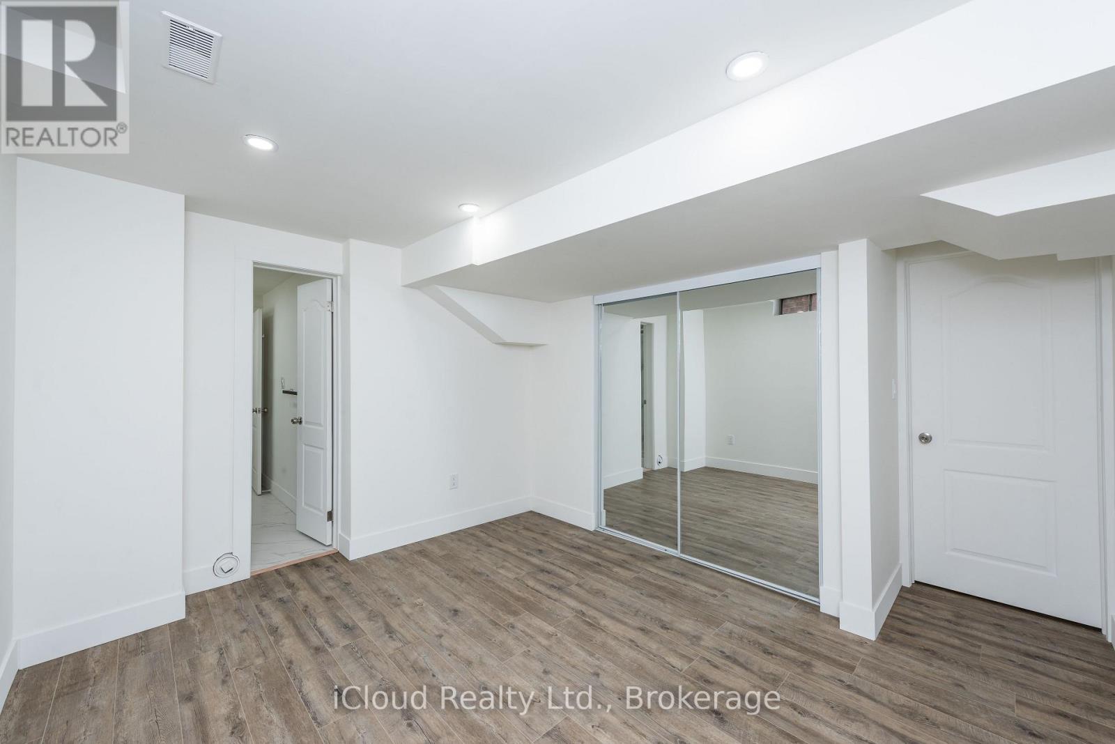Lower Level - 899 Boyer Boulevard, Mississauga, Ontario  L5V 1Y1 - Photo 19 - W13105314