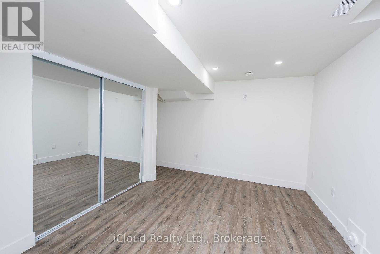 Lower Level - 899 Boyer Boulevard, Mississauga, Ontario  L5V 1Y1 - Photo 20 - W13105314