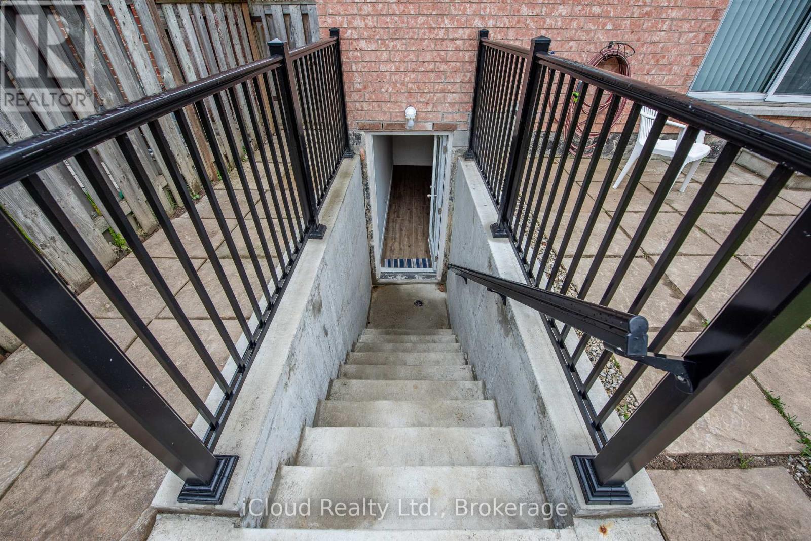 Lower Level - 899 Boyer Boulevard, Mississauga, Ontario  L5V 1Y1 - Photo 3 - W13105314