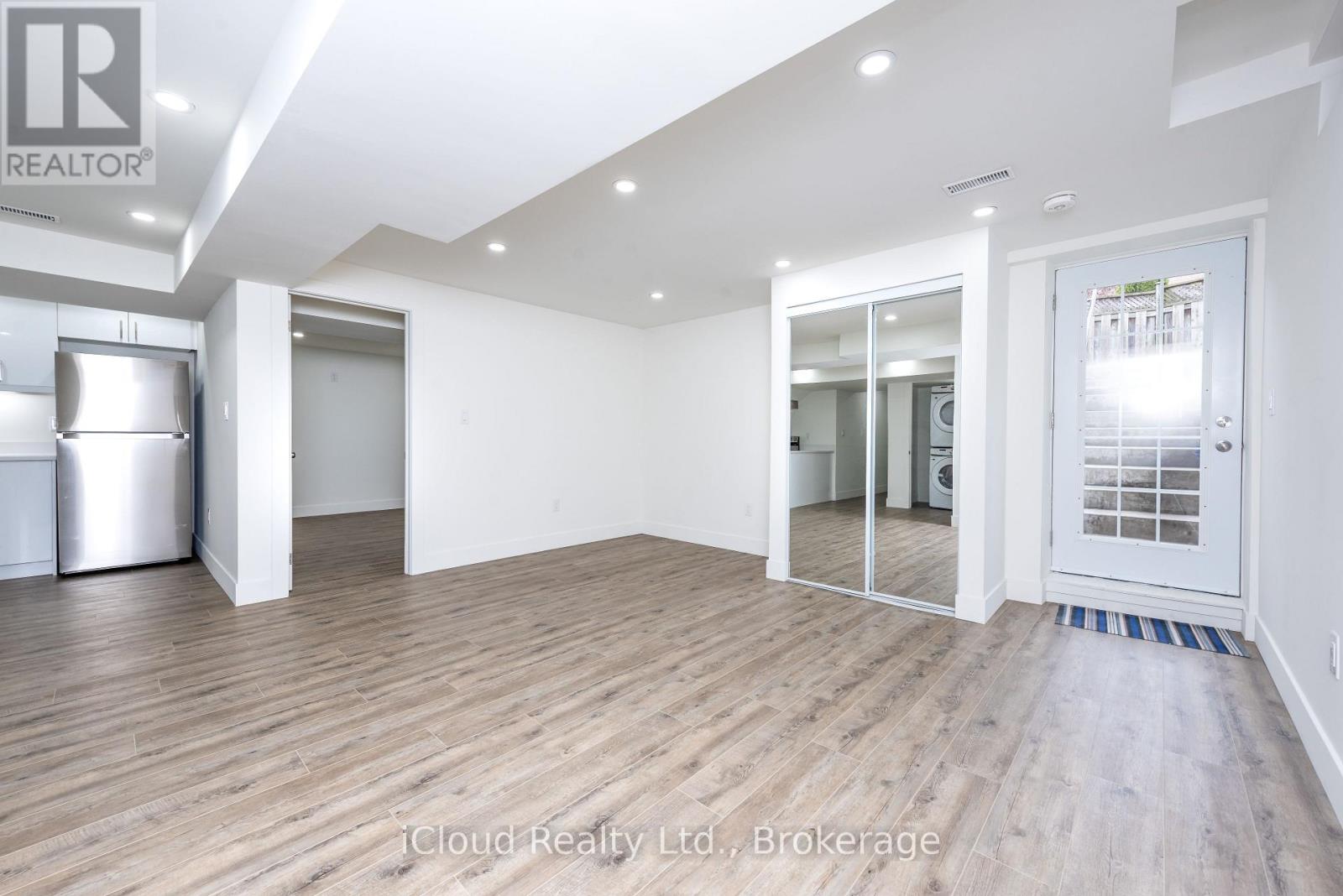 Lower Level - 899 Boyer Boulevard, Mississauga, Ontario  L5V 1Y1 - Photo 6 - W13105314