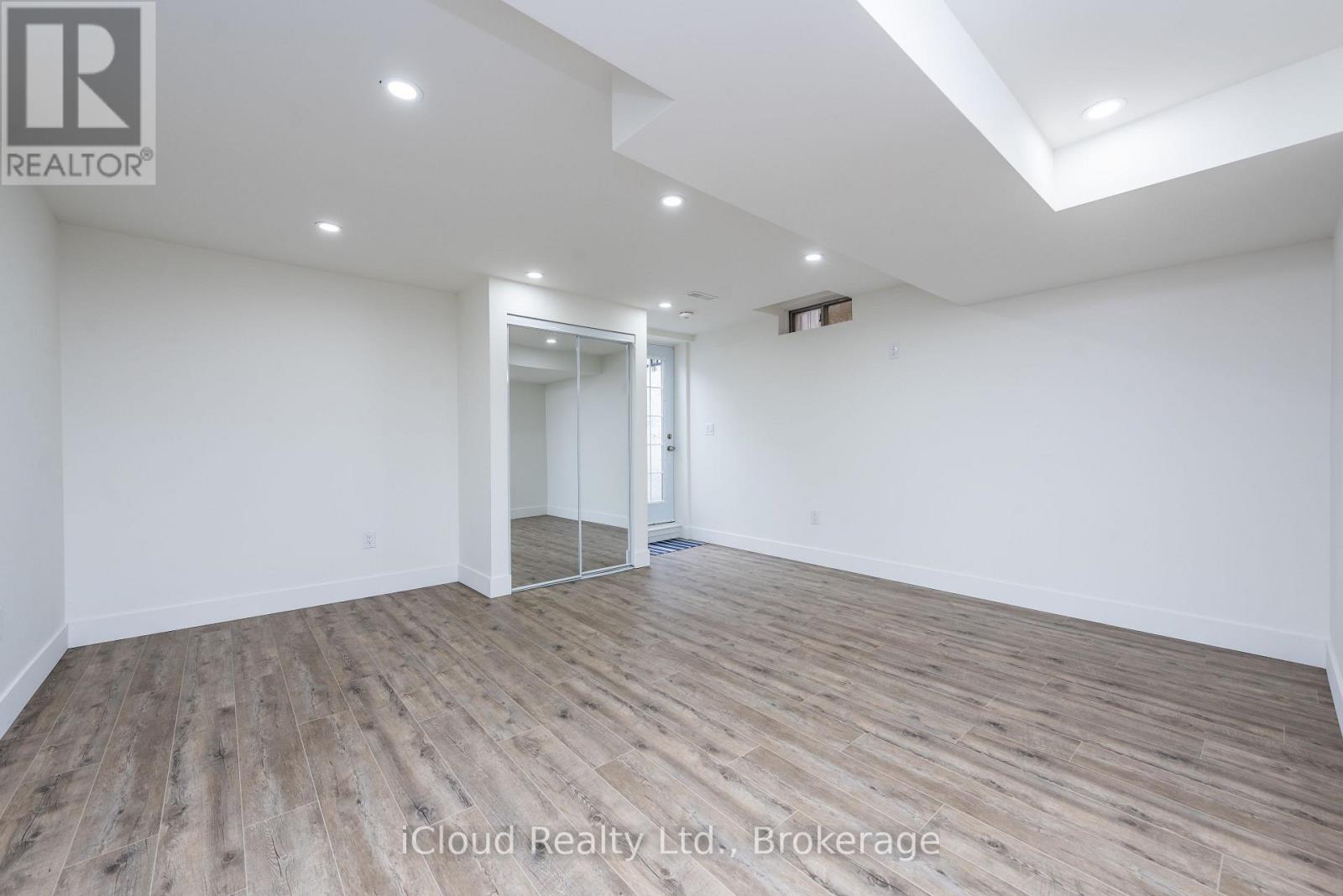Lower Level - 899 Boyer Boulevard, Mississauga, Ontario  L5V 1Y1 - Photo 7 - W13105314