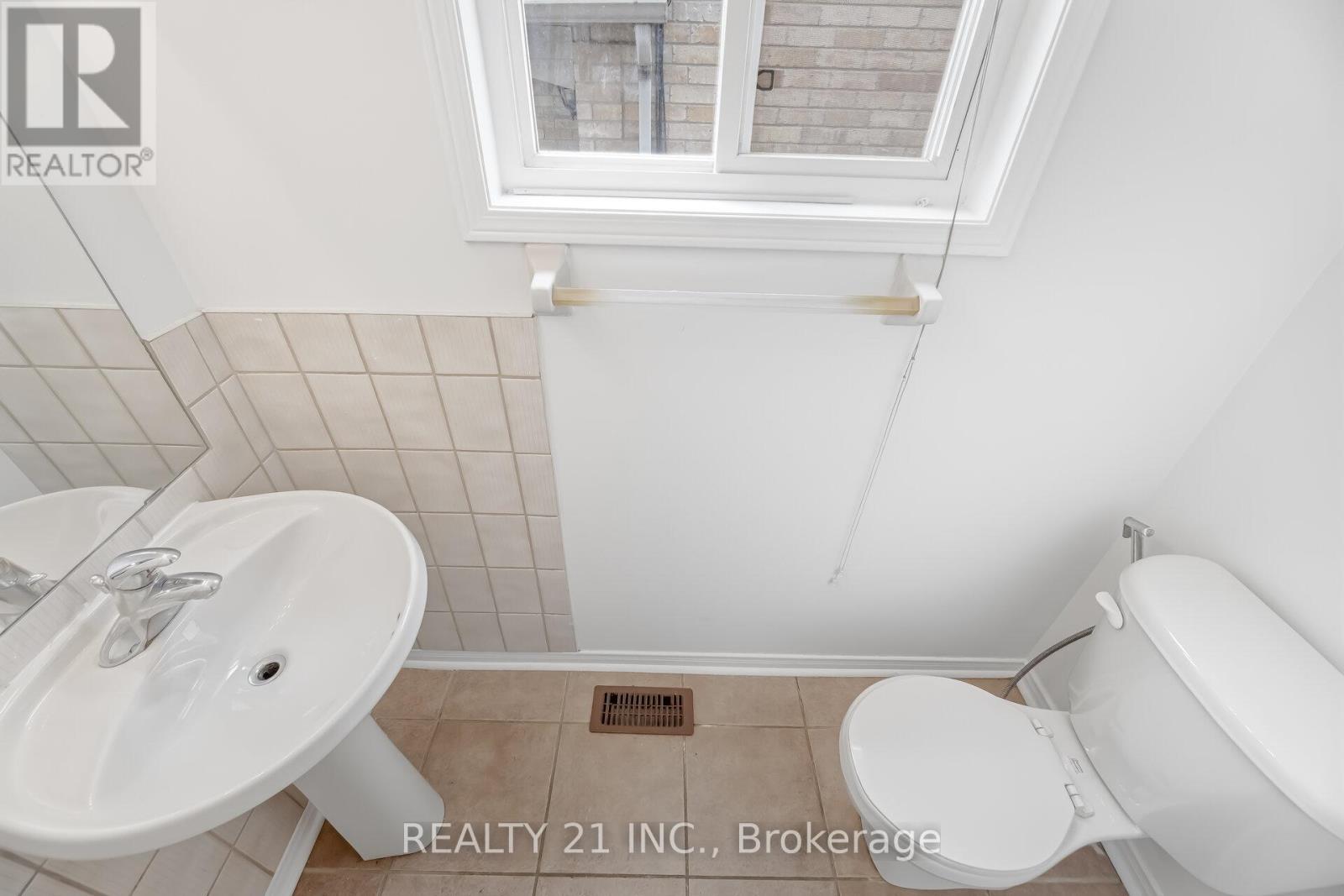 76 Sweet Clover Crescent, Brampton, Ontario  L6R 2Z9 - Photo 15 - W13105326