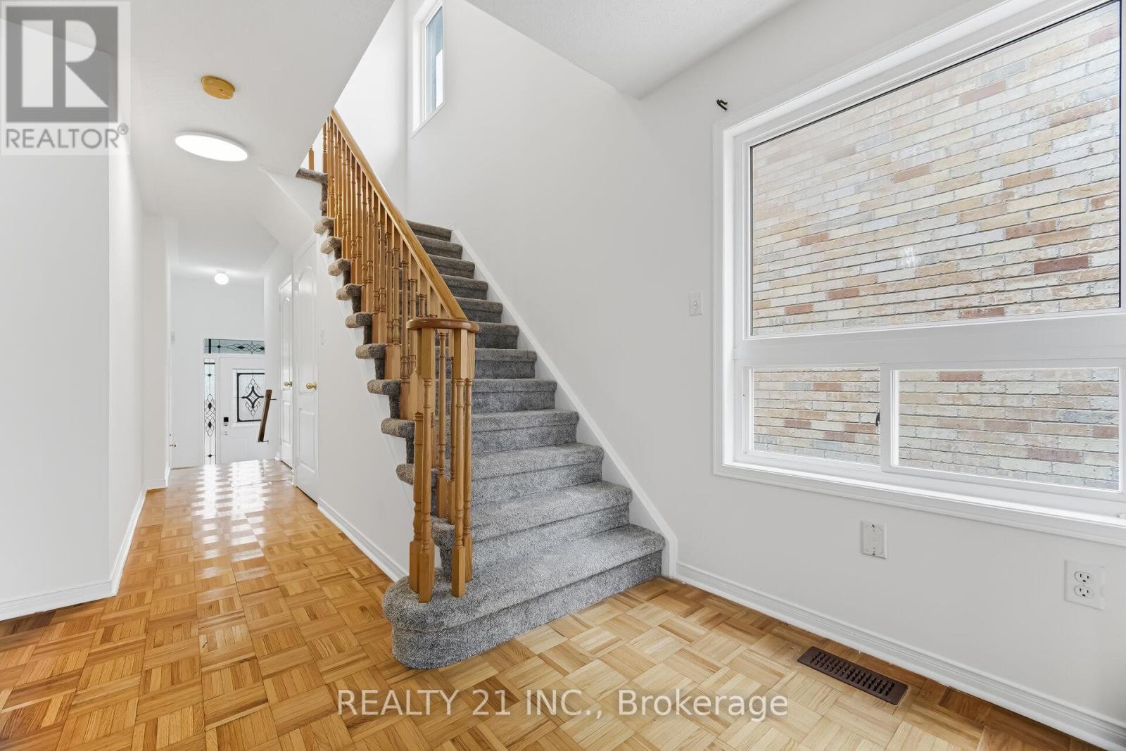 76 Sweet Clover Crescent, Brampton, Ontario  L6R 2Z9 - Photo 19 - W13105326