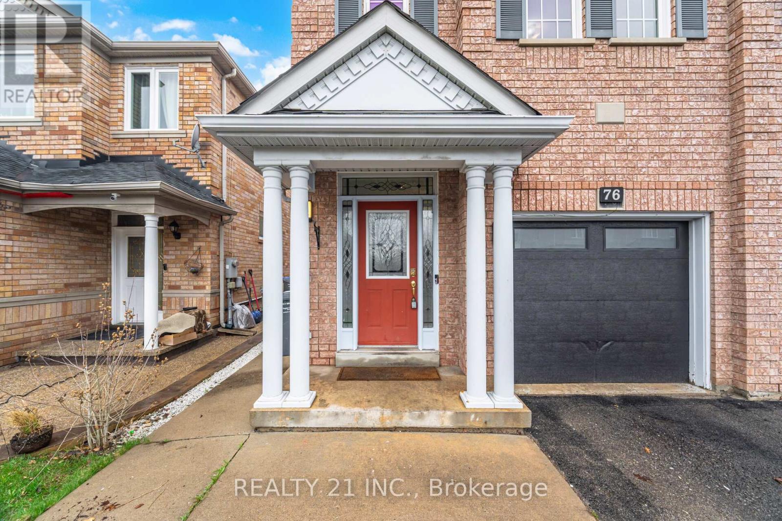 76 Sweet Clover Crescent, Brampton, Ontario  L6R 2Z9 - Photo 3 - W13105326